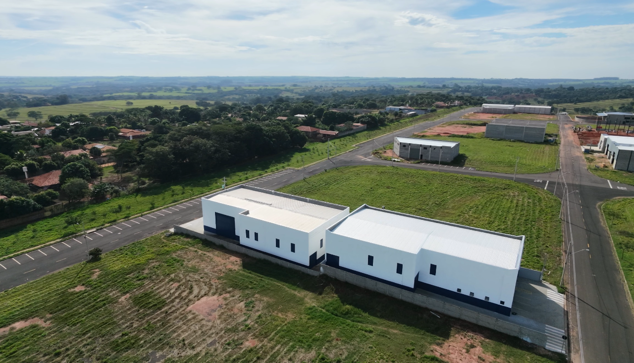 Galpões recém-entregues — vista aérea