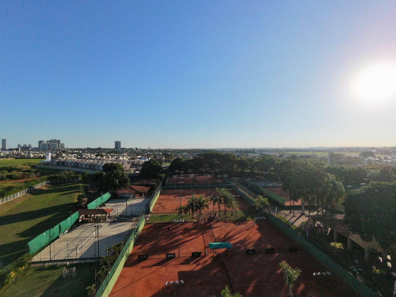 Complexo esportivo — arenas de tênis