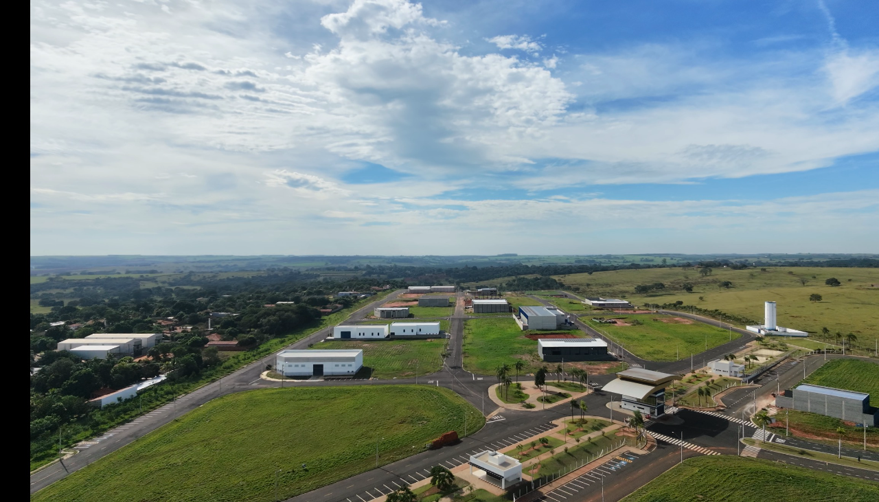 Parque industrial e vias de acesso